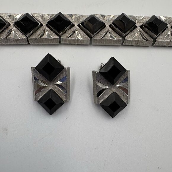 Womens Vintage Estate Chevron Silver Toned Onyx Bracelet With Clip On Earrings - Picture 2 of 6
